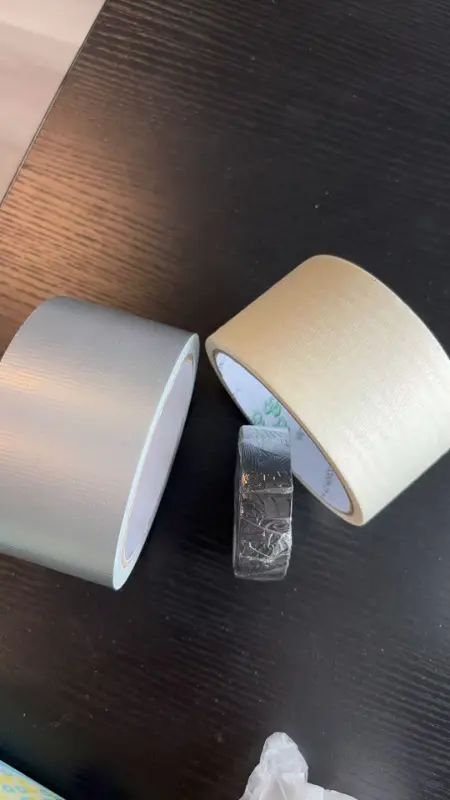 Распространенные самоклеящиеся материалы и их свойства.